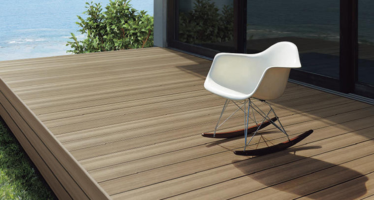 モダンなテラス空間