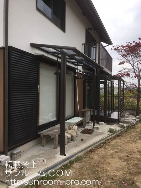 先に取り付けた、バルコニーやテラス囲いともマッチしていて良い納まりになりました。