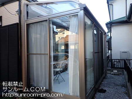 勉強部屋、コーヒーを飲んだり焼肉などをしたりと楽しめそうです。