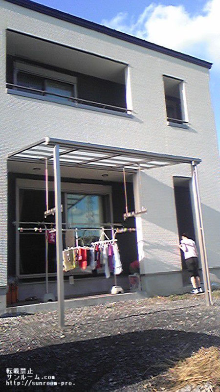 価格とデザインは納得の行く買い物と感じております。