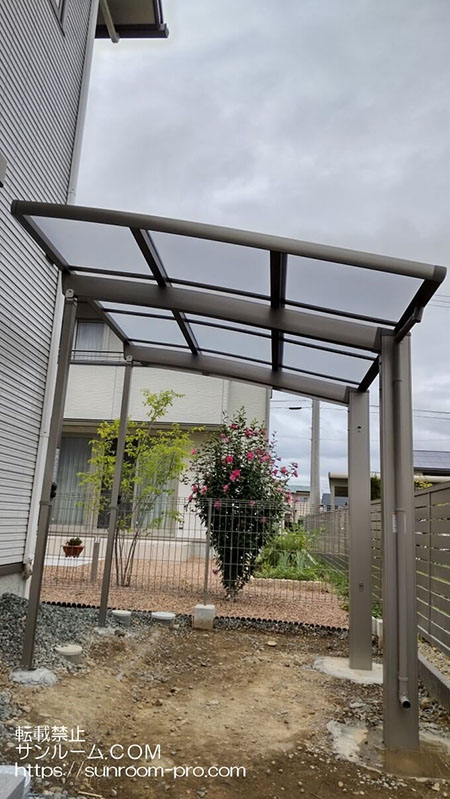 サイクルポートが完成してその立派さに子供も大喜びでした。