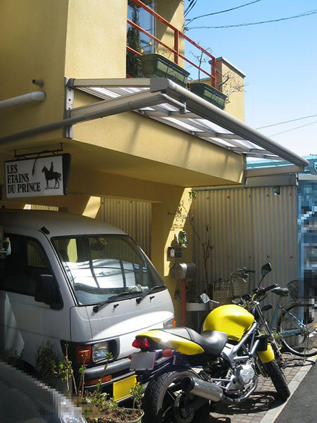 柱無しは通行の邪魔にならなくていいです。サイズを調整してもらったので、スペースにぴったりです。