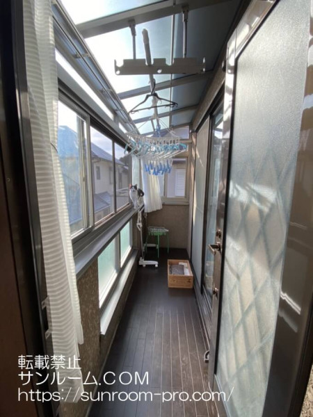 広くなった床は猫ちゃんのお気に入りのベッドルーム、窓のさんはお気に入りの散歩道になりました。