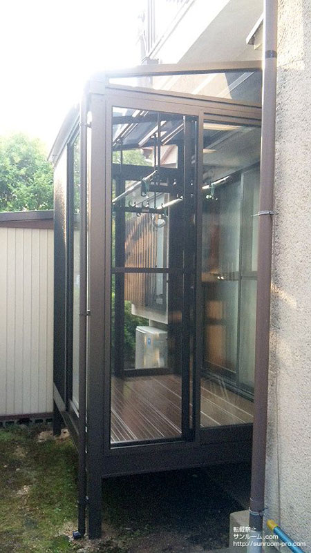 １階にサンルームができ、洗濯物干しがとても楽になりました。