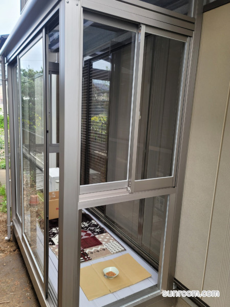 お外の猫たちのお家です