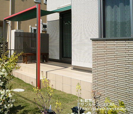 レッドの化粧カバーが気に入っています。