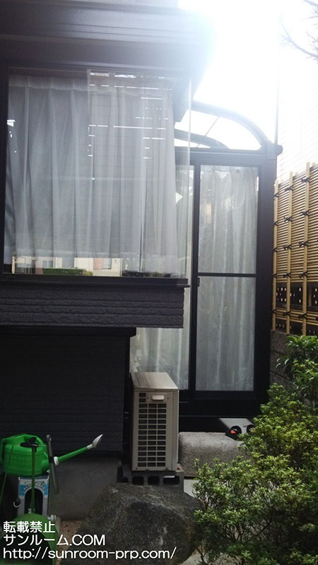 狭い敷地とベランダと出窓の形状で、取り付けられるかどうかが不安でしたが、工事もスムーズに行って頂き、取付もきれいに出来て、家族共々非常に満足しています。