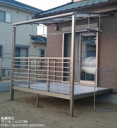 かなり広く使え布団も干せるので、重宝しています！