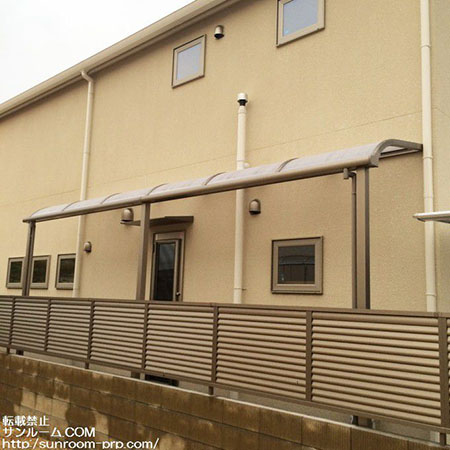 雨を気にせずすむので助かっています。