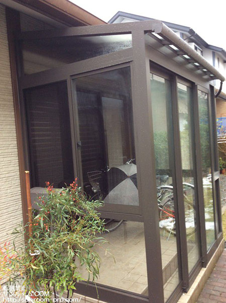 立派な風除室、ありがとうございました。