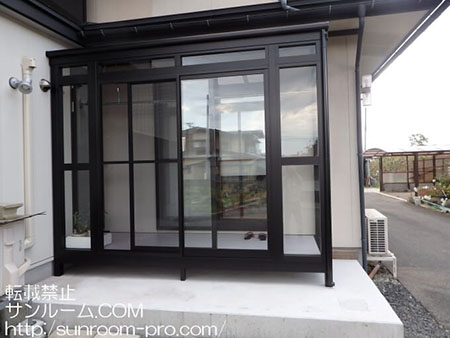 雪国では、サンルームは重宝です。