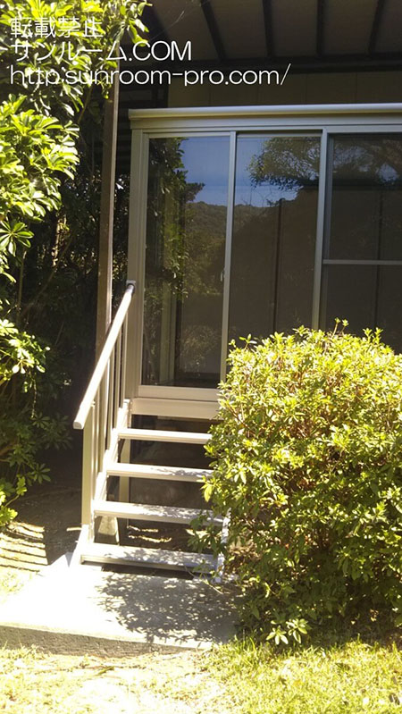 丁寧に設置されています。庭の芝生と一緒に楽しめます。