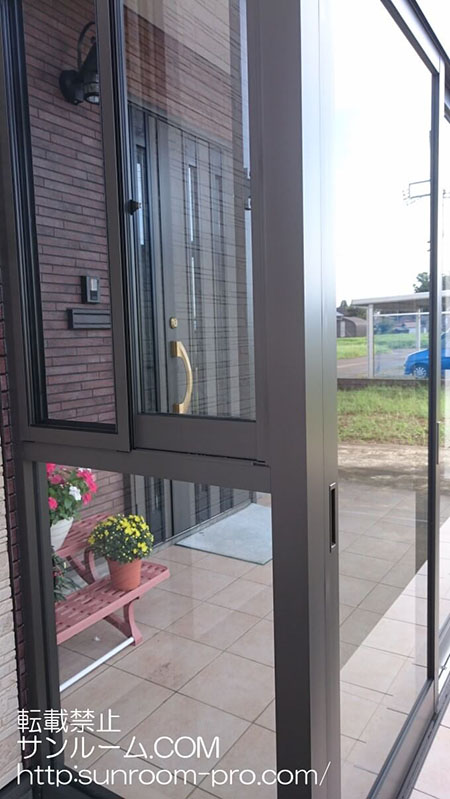 丁寧に工事をして頂き、満足のいく風除室になりました。