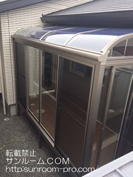 素晴らしいサンルームが出来上がり、妻がとても喜んでいます。